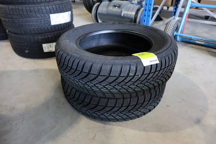 2 x Semperit Speed Grip 5 Winterreifen Größe: 185/65 R 15